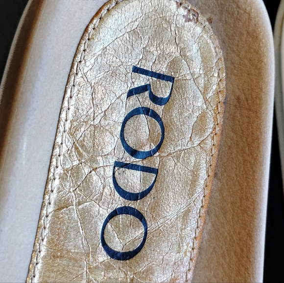 GOLD LEATHER RODO SLIDES - Picture 9 of 10